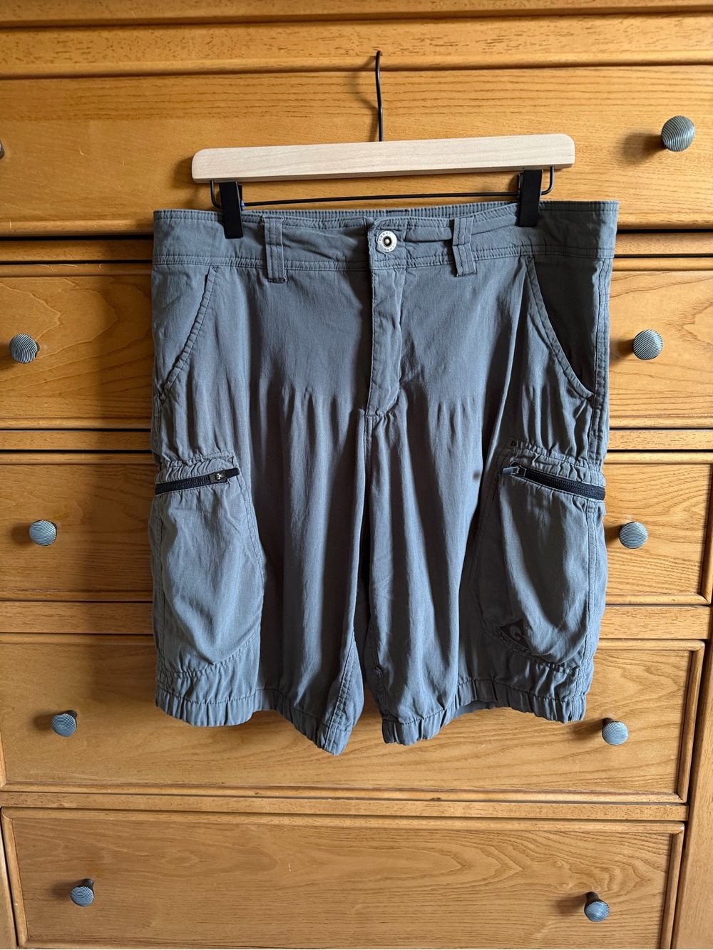 Gerry Mens Cargo Shorts Size 34 Gray Stretchy Zip Cargo Pockets Gorpcore Utility